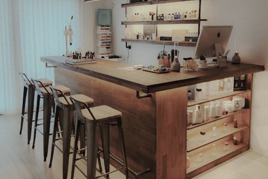 Actual perfumer's atelier bar space